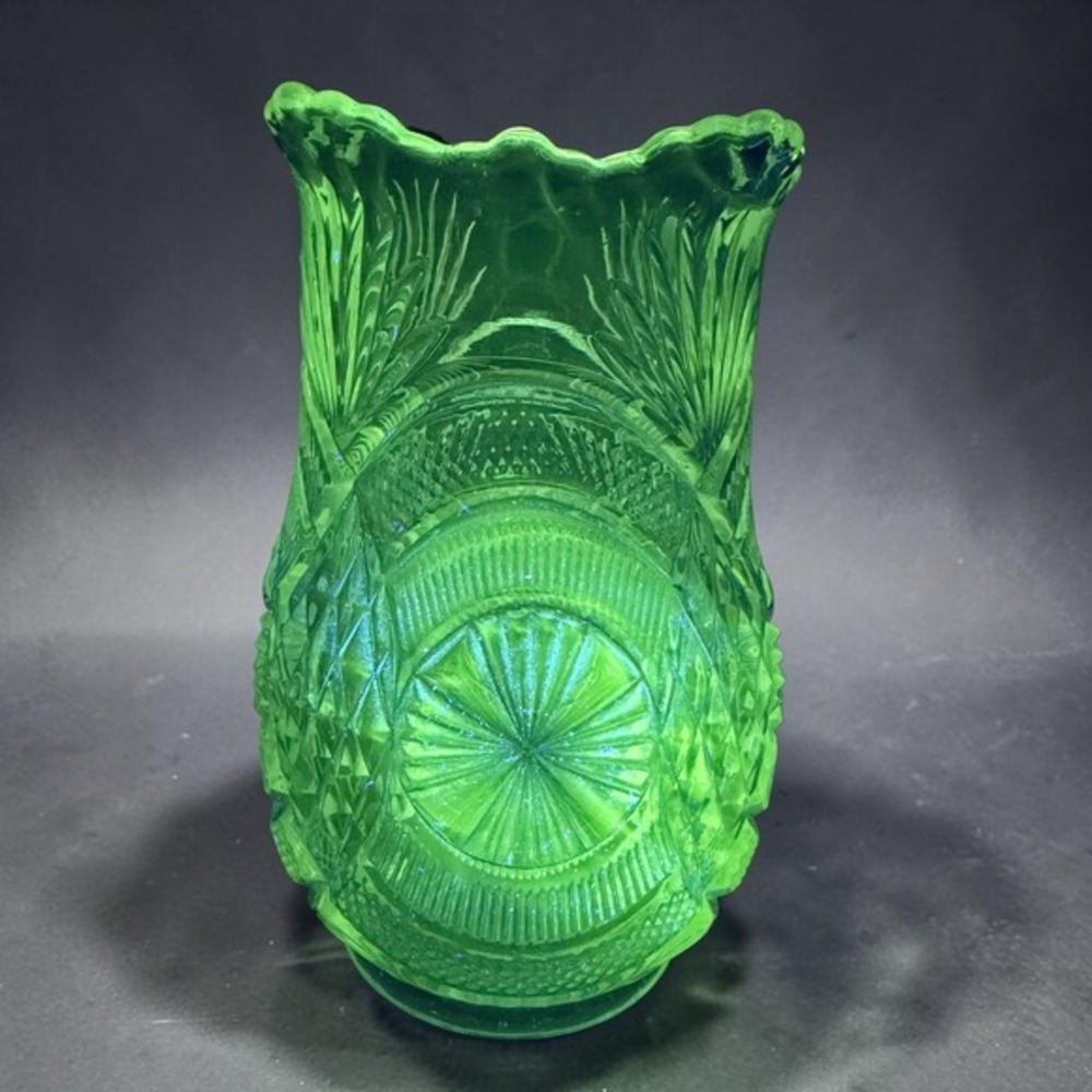 Bryce Higbee co Manganese Glass Vase Scalloped EAPG Glows Green 365nm UV Banquet